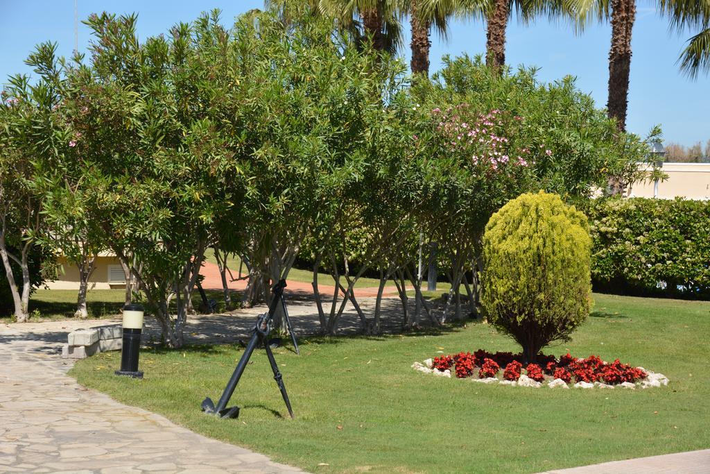 Saval Los Juncos La Pineda Exterior photo